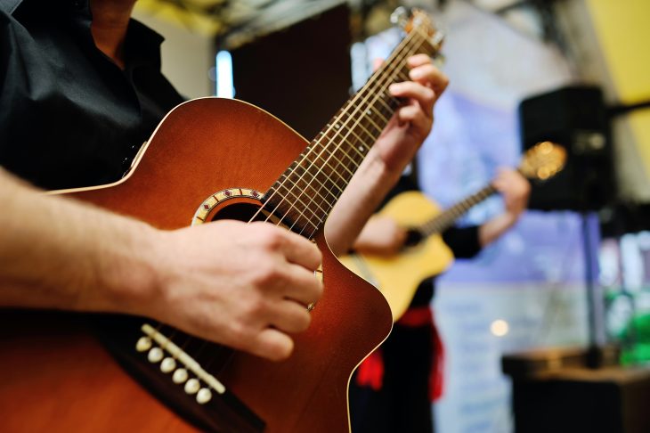 Akustik-Duo Close Up