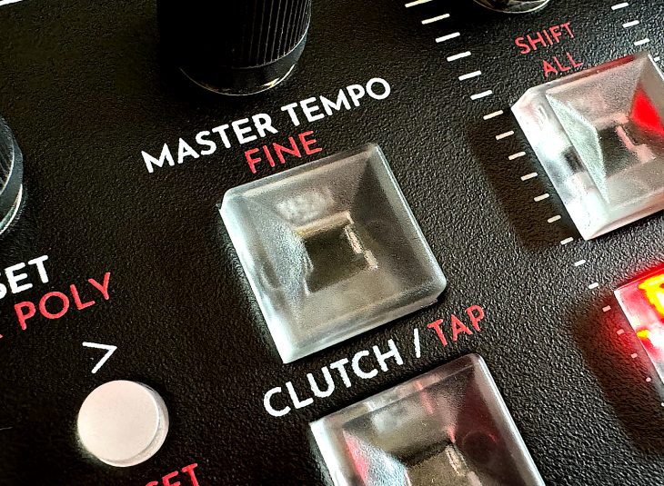 Clutch-Taste des Gamechanger Audio Motor Synth MKII