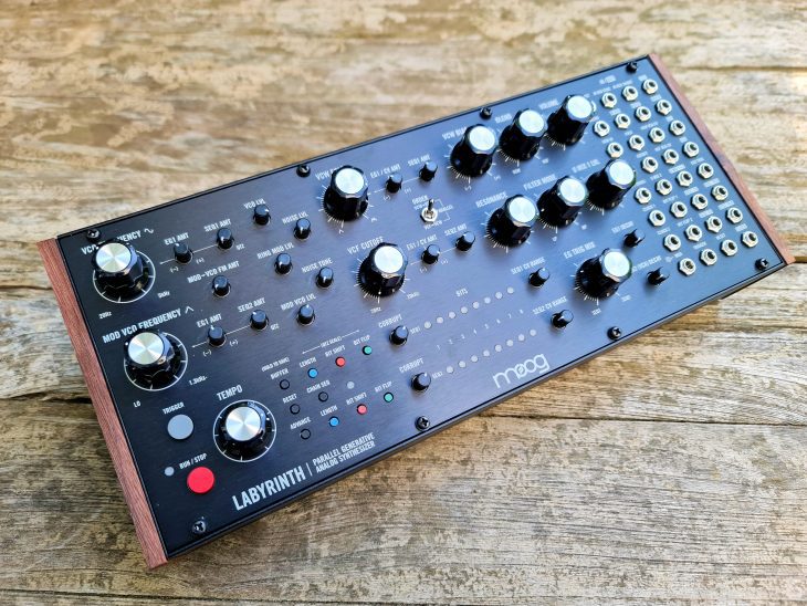 Moog Labyrinth seitlich