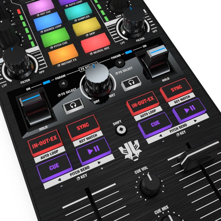 Test Reloop Mixtour Pro, portabler All-In-One DJ-Controller